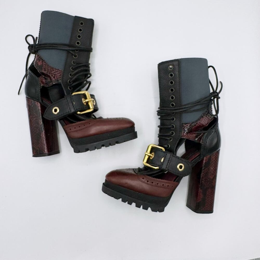Burberry Military Westmarsh Cutout Ankle Boots in Burgundy (Size 36.5) - Picture 4 of 16